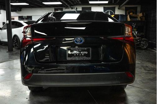 2021 Toyota Prius L