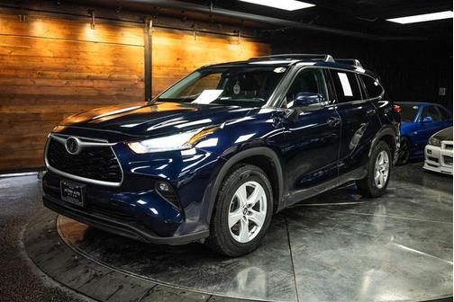2020 Toyota Highlander LE