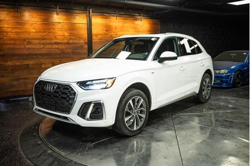 Arkona White 2024 Audi Q5 45 S line quattro Premium