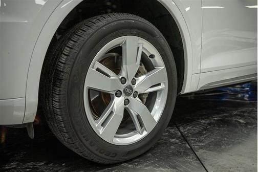 2018 Audi Q5 2.0T Premium Plus
