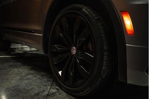 2021 Volkswagen Tiguan 2.0T SE R-Line Black