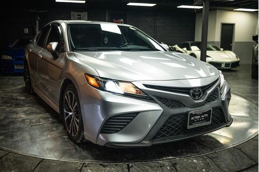 Silver 2020 Toyota Camry SE