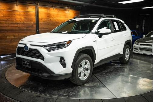 2020 Toyota RAV4 Hybrid XLE