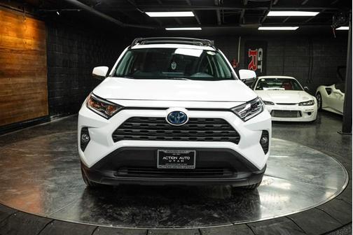 2020 Toyota RAV4 Hybrid XLE