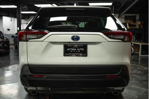 2020 Toyota RAV4 Hybrid XLE