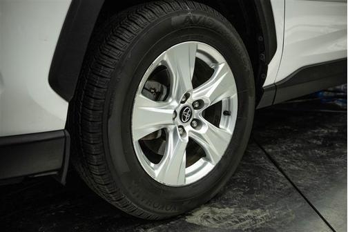 2020 Toyota RAV4 Hybrid XLE