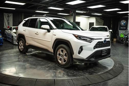 2020 Toyota RAV4 Hybrid XLE