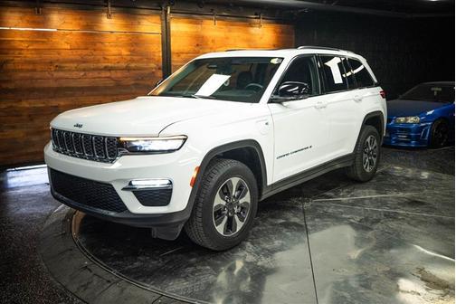 White 2022 Jeep Grand Cherokee 4xe Base