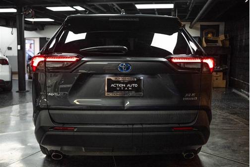 2020 Toyota RAV4 Hybrid XLE