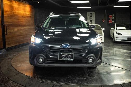Crystal Black Silica 2023 Subaru Outback Premium