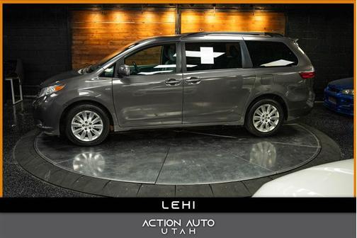 2016 Toyota Sienna LE