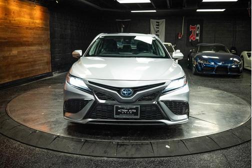 2022 Toyota Camry Hybrid XSE
