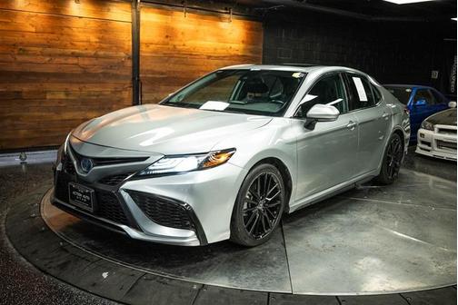 2022 Toyota Camry Hybrid XSE