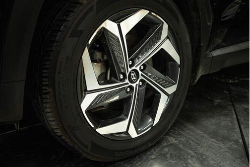 Black 2022 Hyundai TUCSON SEL
