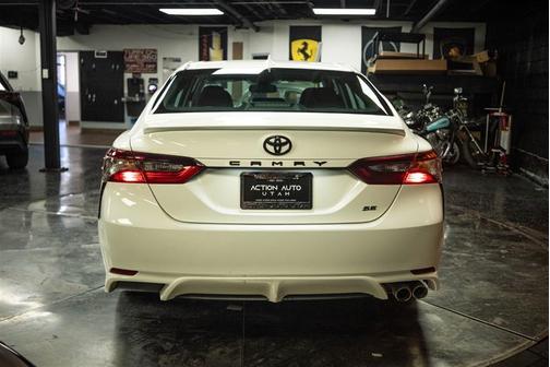 White 2022 Toyota Camry SE