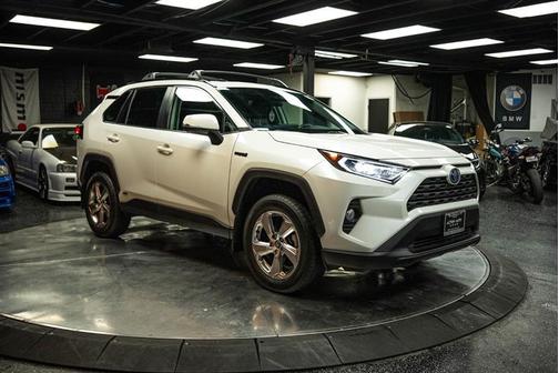 2021 Toyota RAV4 Hybrid XLE Premium