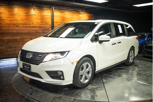 White 2018 Honda Odyssey EX-L