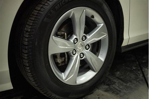 White 2018 Honda Odyssey EX-L