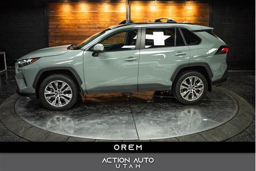 2022 Toyota RAV4 XLE Premium