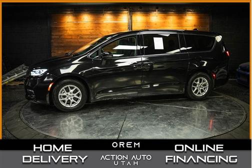 2023 Chrysler Pacifica Touring-L