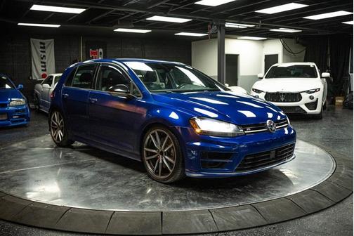2017 Volkswagen Golf R 4-Door