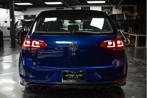 2017 Volkswagen Golf R 4-Door