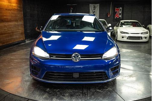 2017 Volkswagen Golf R 4-Door