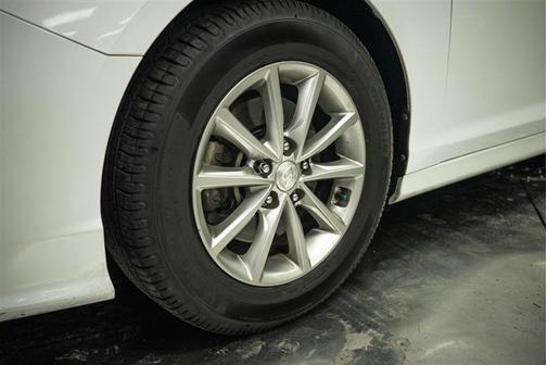 Quartz White Pearl 2018 Hyundai SONATA SE