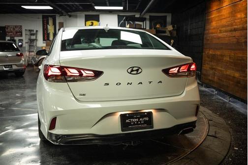 Quartz White Pearl 2018 Hyundai SONATA SE