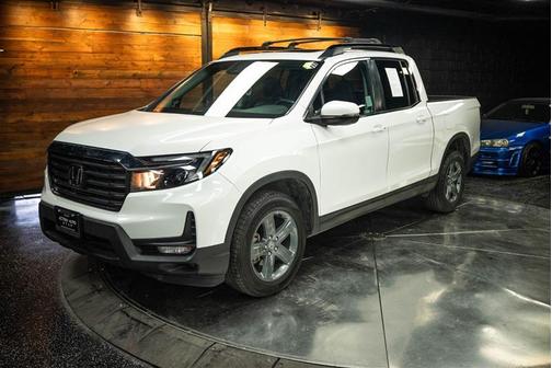 White 2023 Honda Ridgeline RTL