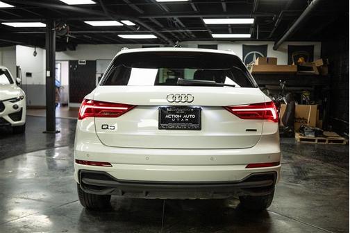 2023 Audi Q3 45 S line Premium