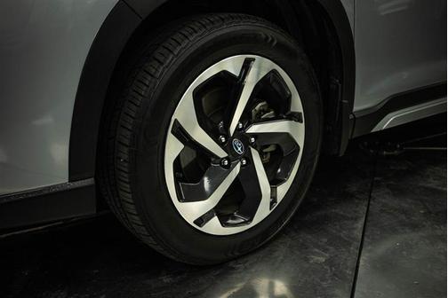 Ice Silver Metallic 2023 Subaru Forester Touring
