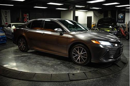 2021 Toyota Camry Hybrid XLE