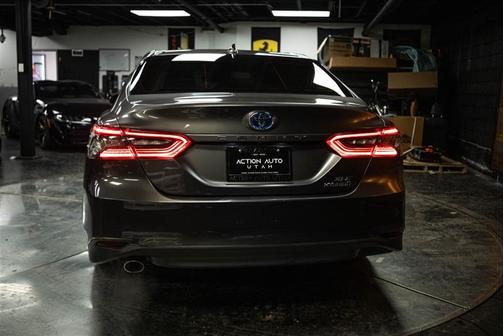 2021 Toyota Camry Hybrid XLE