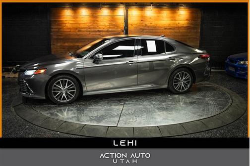 2021 Toyota Camry Hybrid XLE