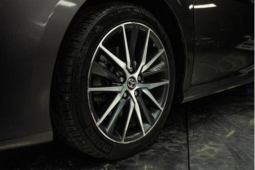 2021 Toyota Camry Hybrid XLE