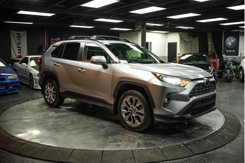 2019 Toyota RAV4 XLE Premium