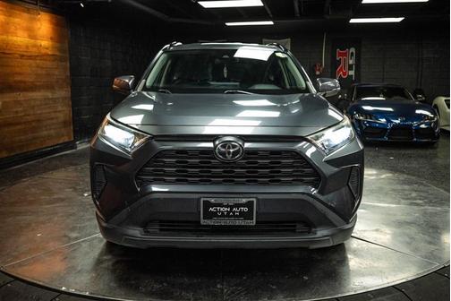 2019 Toyota RAV4 LE