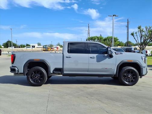 2025 GMC Sierra 2500 AT4