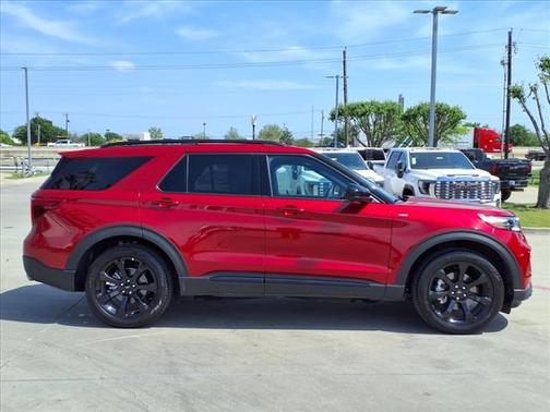 2024 Ford Explorer ST-Line