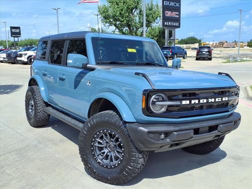 2023 Ford Bronco Base