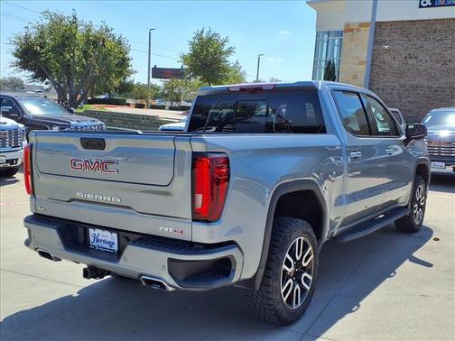 2024 GMC Sierra 1500 AT4