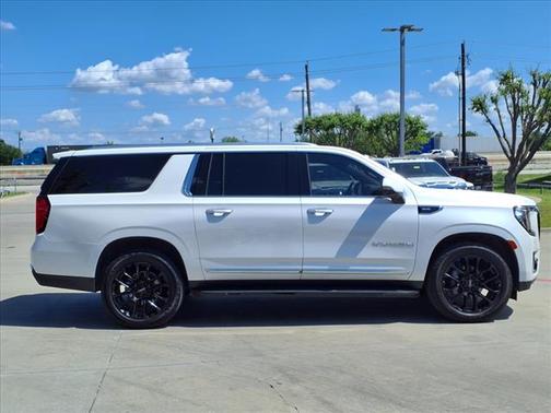 2022 GMC Yukon XL SLT