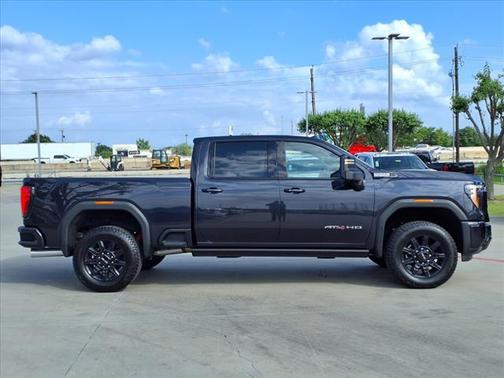 2025 GMC Sierra 2500 AT4
