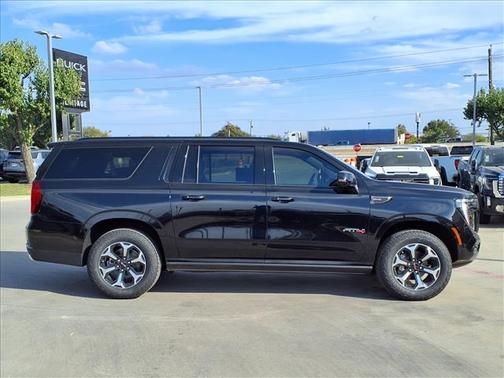 2025 GMC Yukon XL AT4