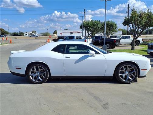 2015 Dodge Challenger SXT Plus