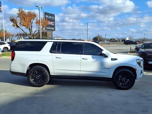 2024 GMC Yukon XL AT4