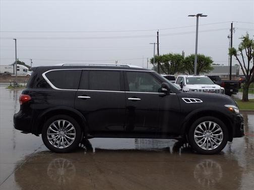 2016 INFINITI QX80 Base