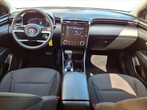 2022 Hyundai TUCSON SE