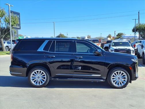 2023 Cadillac Escalade Luxury